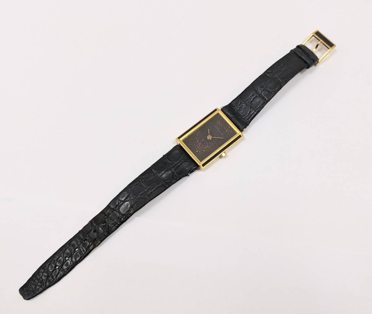 【2447】S.T.DUPONT デュポン 都彭刻印 クオーツ 黒漆ケース スクエア ラメ文字盤 レディース 純正ベルト 尾錠 スイス製 ブランド 貴重 ライン1 デュポン ガスライター ※作動〇 クォーツ オランピオ｜当時のトップライン本黒漆｜STデュポン