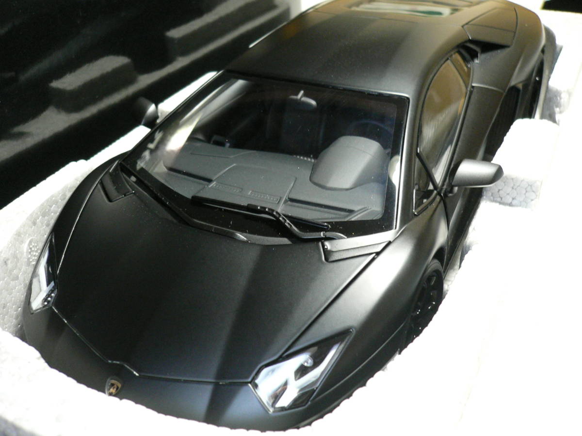 本物保証，限定SALE AUTOart 1:18 1/18 Lamborghini AVENTADOR ランボルギーニ アヴェンタドール LP700-4 艶消しブラック 未展示品(乗用車)｜売買されたオークション情報、yahooの商品情報をアーカイブ公開 - オークファン 乗用車