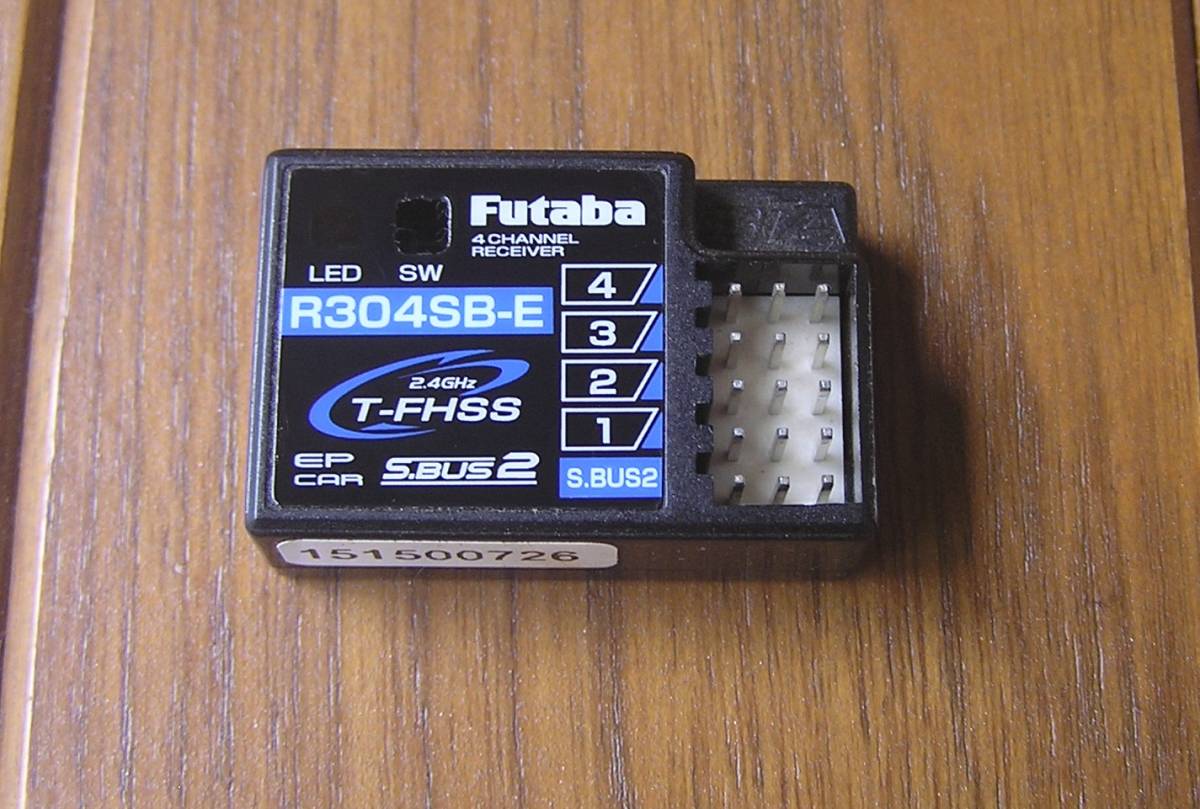 中古動作品】 FUTABA フタバ R304SB-E T-FHSS対応 2.4GHz 4ch受信機 フタバ