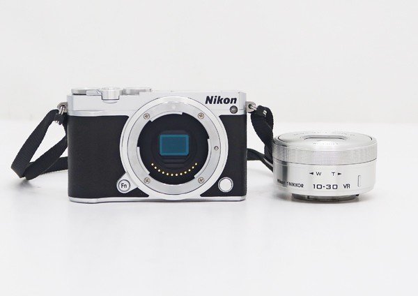 ◇美品【ニコン】Nikon 1 J5 標準パワーズームレンズキット
