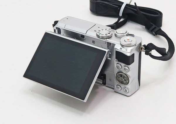 ◇美品【ニコン】Nikon 1 J5 標準パワーズームレンズキット