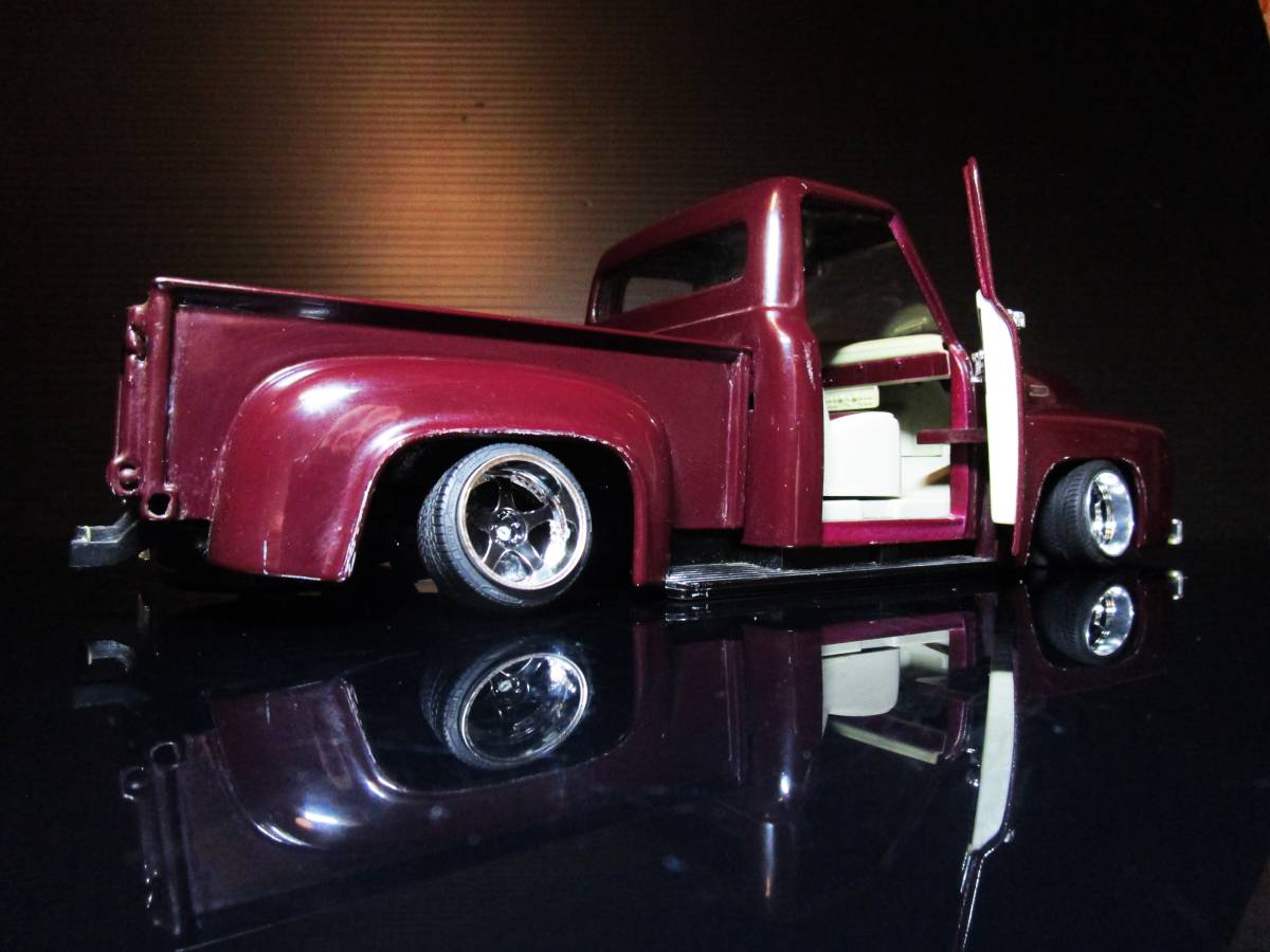 カスタム ROAD LEGENDS 1/18 1953 Ford F-100 Pick Up ロード