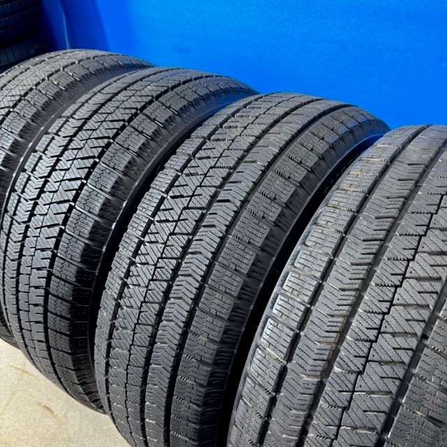 【2022年製造】　215/60R16　スタッドレスタイヤ　ブリヂストン　BLIZZAK　VRX2　215/60/16　4本セット　【来店交換も大歓迎】