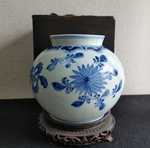 中国古美術 中国古陶磁器 古玩 明朝 明代 青華 花文 高付き台皿 土城平