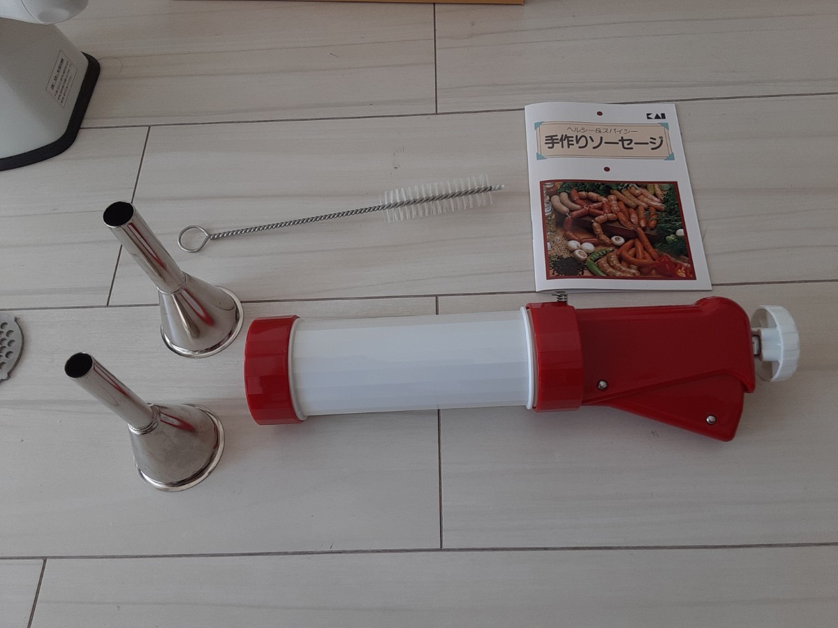 貝印 ソーセージメーカーとヘルシーミンサーのセット 中古美品 貝印 最