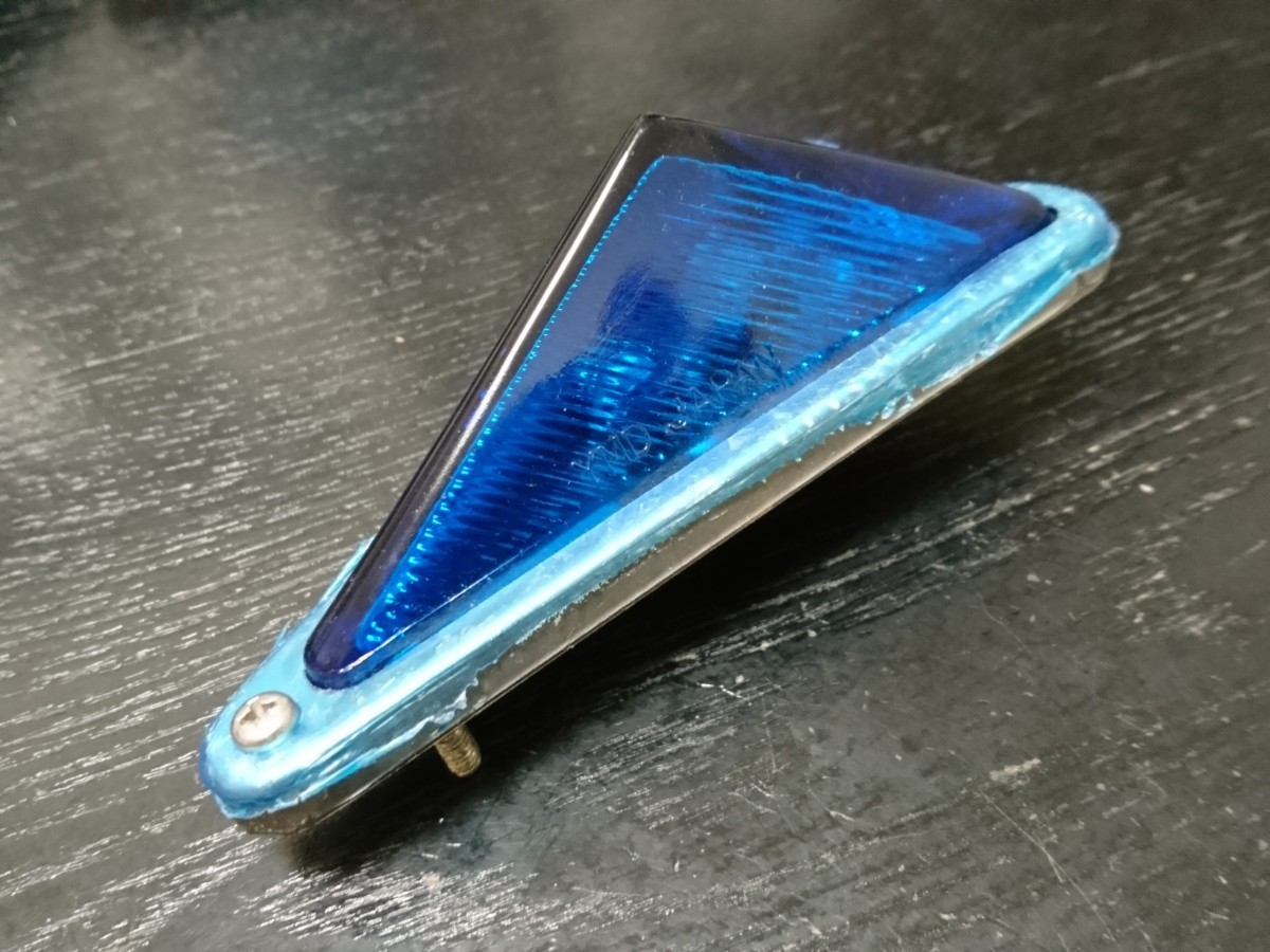 当時物【YMD矢印マーカー ガラスブルー】旧車 レトロ デコトラ 当時物【YMD矢印マーカー ガラスブルー】旧車 レトロ デコトラ