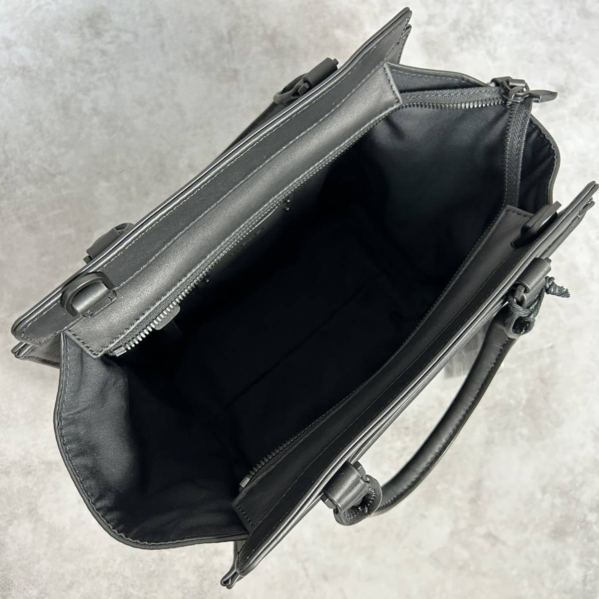新品未使用○完売品○DIESEL ディーゼル○BADIA○カウレザー 本革 