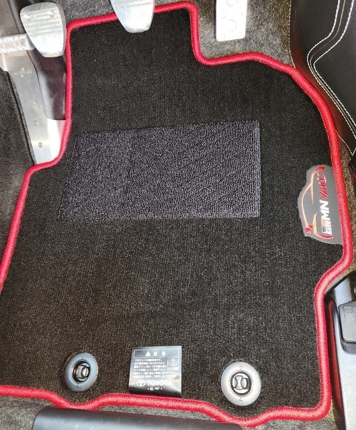□新品□トヨタ純正 GRMNヤリス GRMN YARIS GRヤリス GRフロアマット 