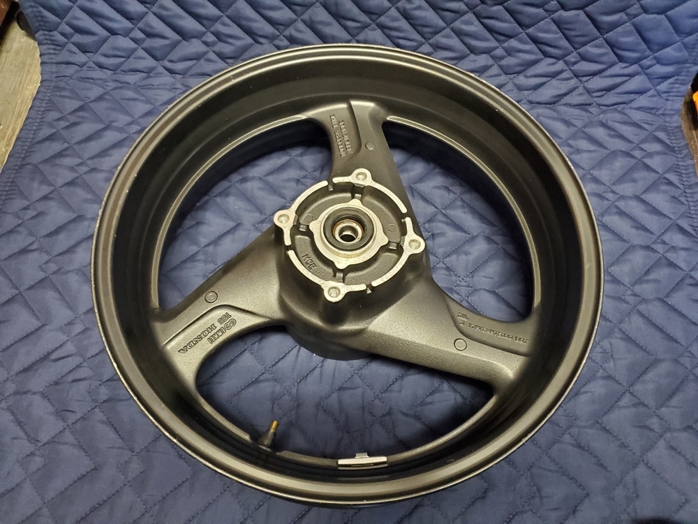 CB400SB／400SF用 リアホイール 純正.NC42.めくれ無し.17
