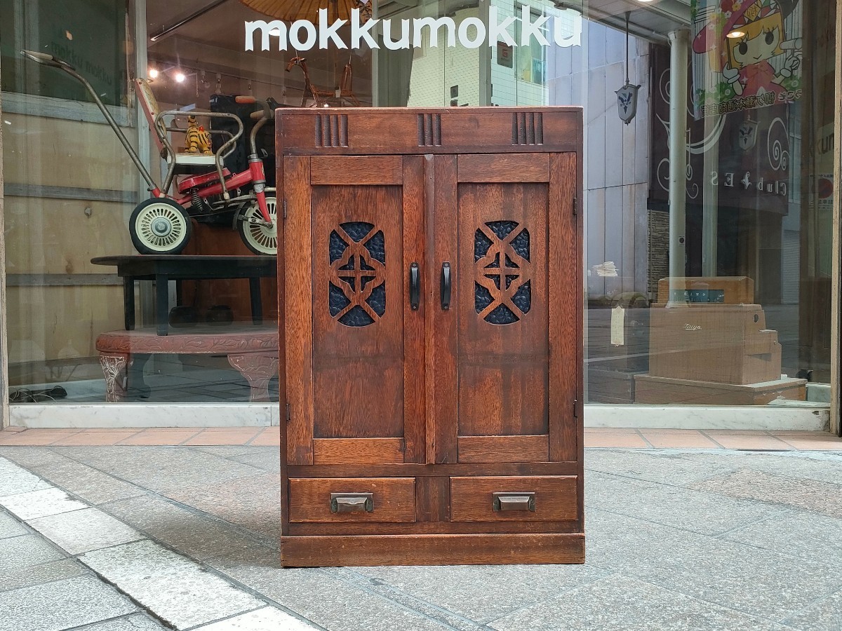 1119 美しいブルーのガラス扉が魅力的な飾り棚/飾り棚/収納棚/本棚/食器棚/ヴィンテージ/古道具/古家具/店舗什器