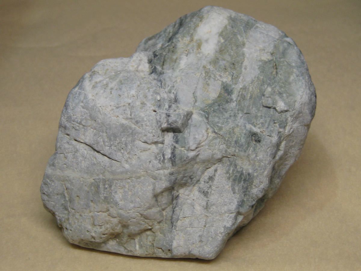 姫川 ヒスイ 糸魚川産 翡翠 1113g 原石 鉱物 糸魚川翡翠原石 姫川採取