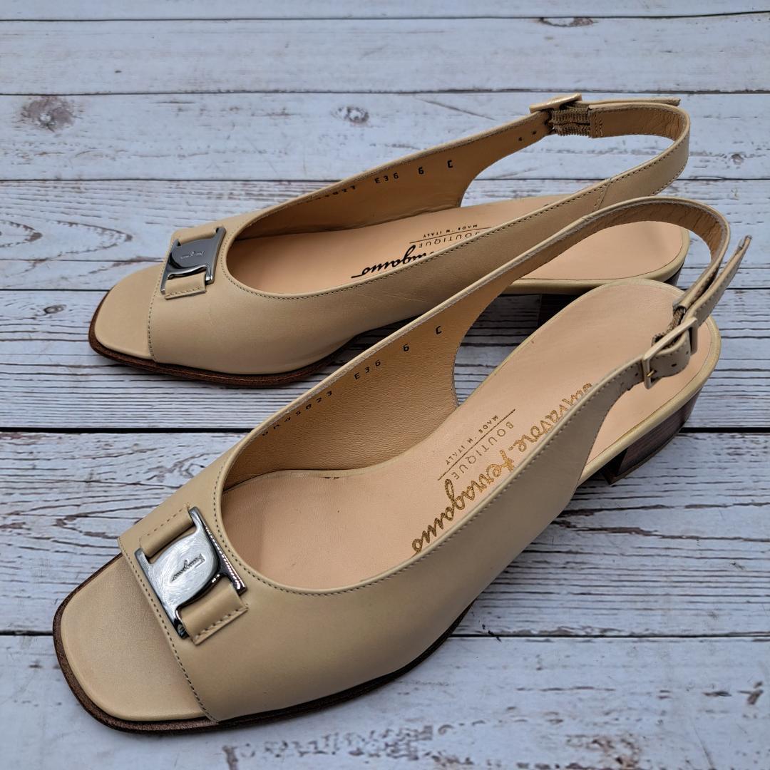 良品『Ferragamo』フェラガモ【23】ヴァラリボン サンダル ストラップ