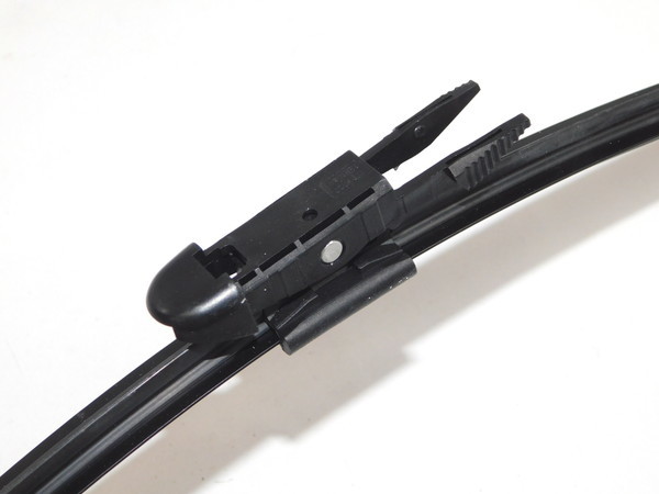 BMW 1シリーズ E81 E82 E87 E88 フロント エアロ ワイパーブレード 左右セット 右ハンドル用 500mm ASSY 61610420550 新品_2
