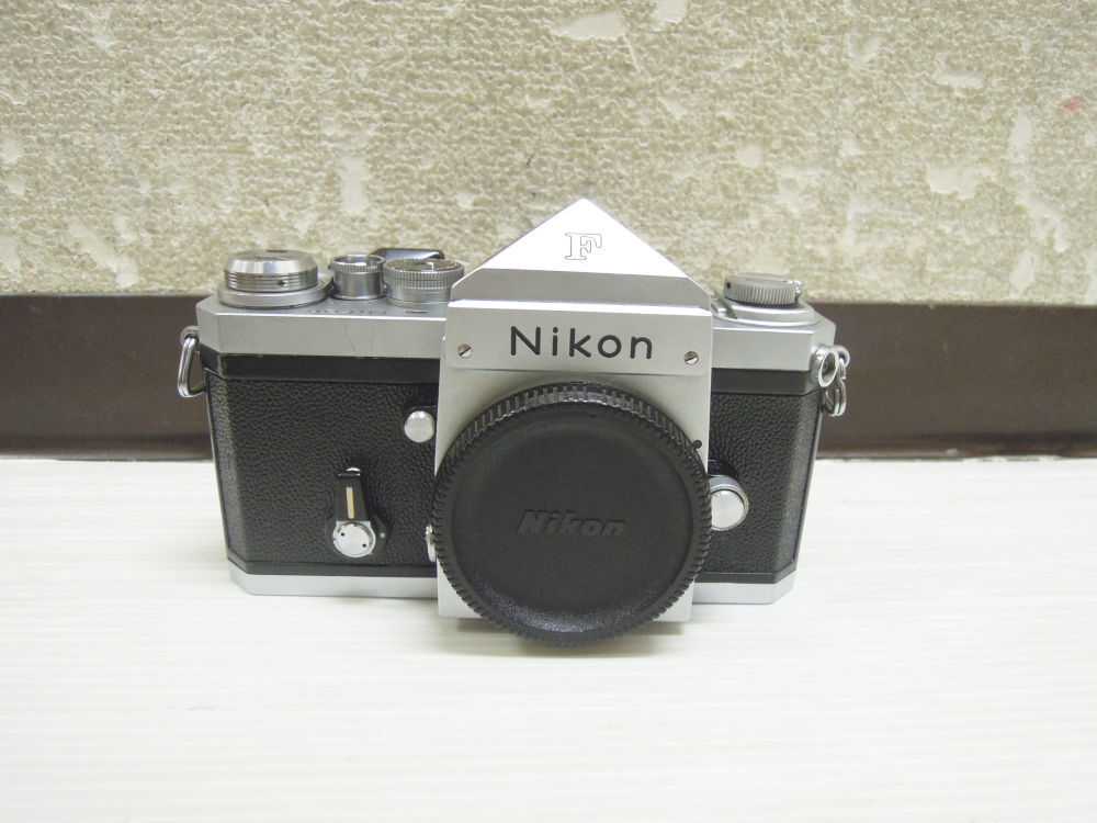 3965) Nikon ニコン F 733万台 シルバー ボディ 後期型? フィルム 一眼