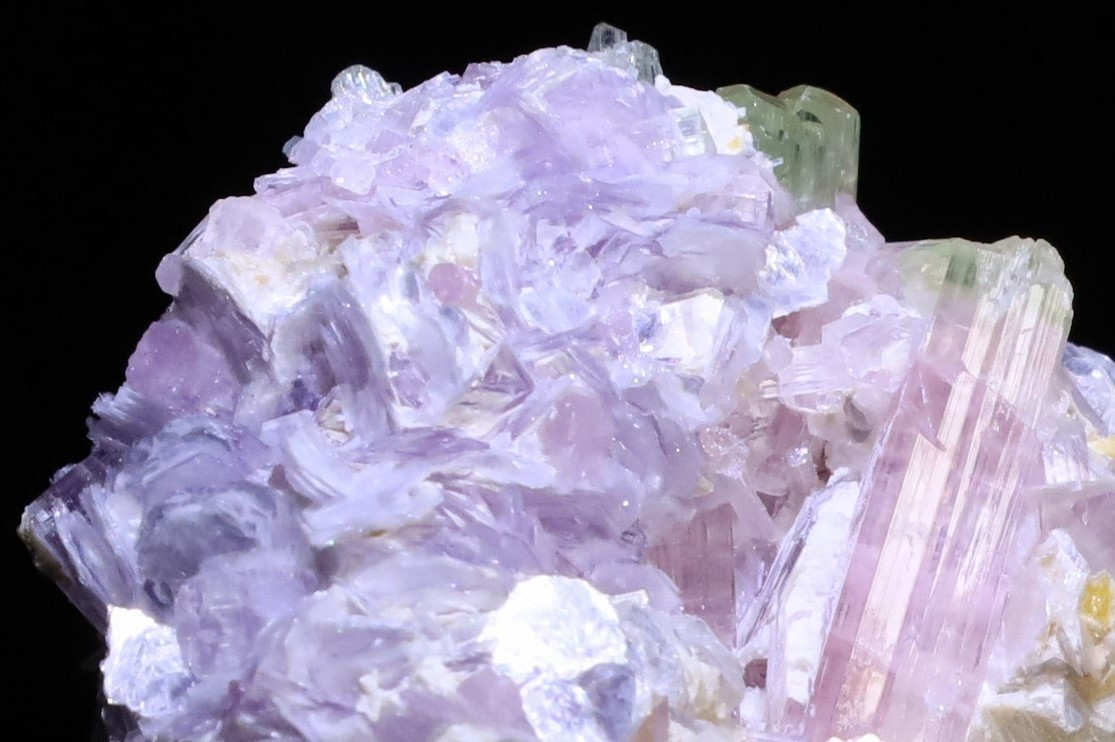 □ 天然石/鑑賞石 □ 菱マンガン鉱（ロードクロサイト）？ ぶどう状