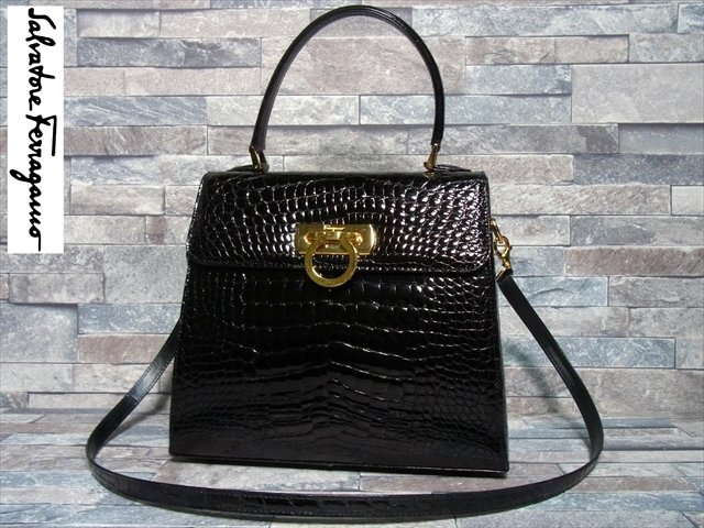 美品 サルヴァトーレ フェラガモ ガンチーニ 鰐革 クロコダイル レザー シャイニー 艶あり 2WAY ハンドバッグ ショルダーバッグ 黒 ケリー
