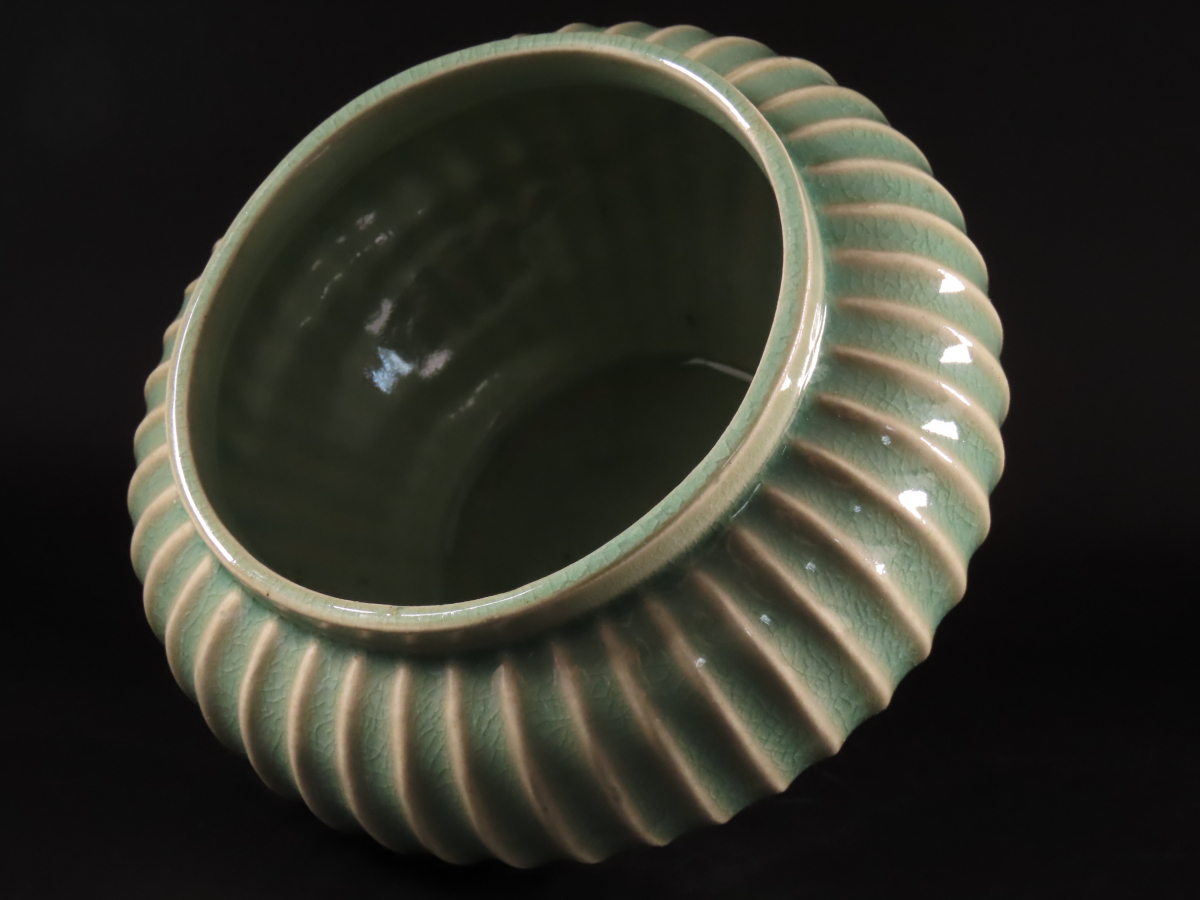 韓国人間国宝 申相浩の花三島鉢 秀作 韓国人間国宝 申相浩の花三島鉢 秀作