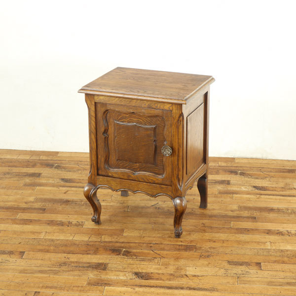 爆買い，人気SALE アンティーク ナイトテーブル 落ち着いた色 杢目も魅力 ベッドサイドキャビネット 飾り台 フランス アンティークフレックス 64659(西洋)｜売買されたオークション情報、yahooの商品情報をア 西洋