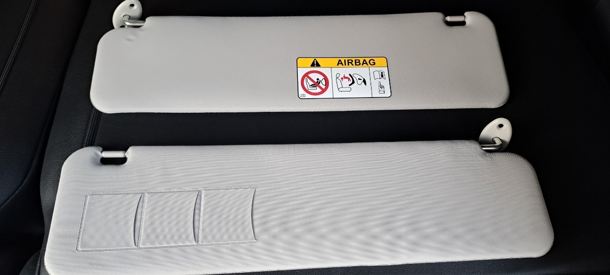 送料無料 ほぼ新車外し 美品 ハイエース 200系 ワゴン 7型 取り外し サンバイザー左右 検 ワイドにも バン 補修 リフレッシュ トヨタ純正 200系 ハイエース 新車外し GL ハイエース200系5型新車外し TOYOTA