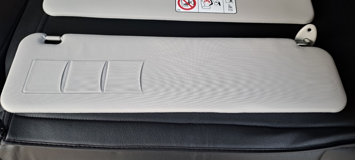 送料無料 ほぼ新車外し 美品 ハイエース 200系 ワゴン 7型 取り外し サンバイザー左右 検 ワイドにも バン 補修 リフレッシュ トヨタ純正 200系 ハイエース 新車外し GL ハイエース200系5型新車外し TOYOTA