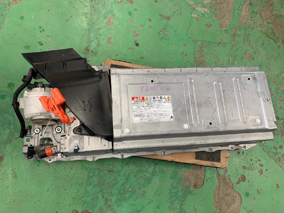 プリウス　ZVW30 ハイブリッドバッテリー　HV ［N/6301］※個人宅配不可
