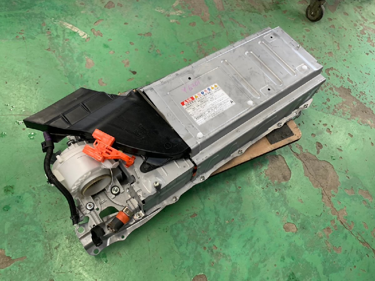 プリウス　ZVW30 ハイブリッドバッテリー　HV ［N/6301］※個人宅配不可