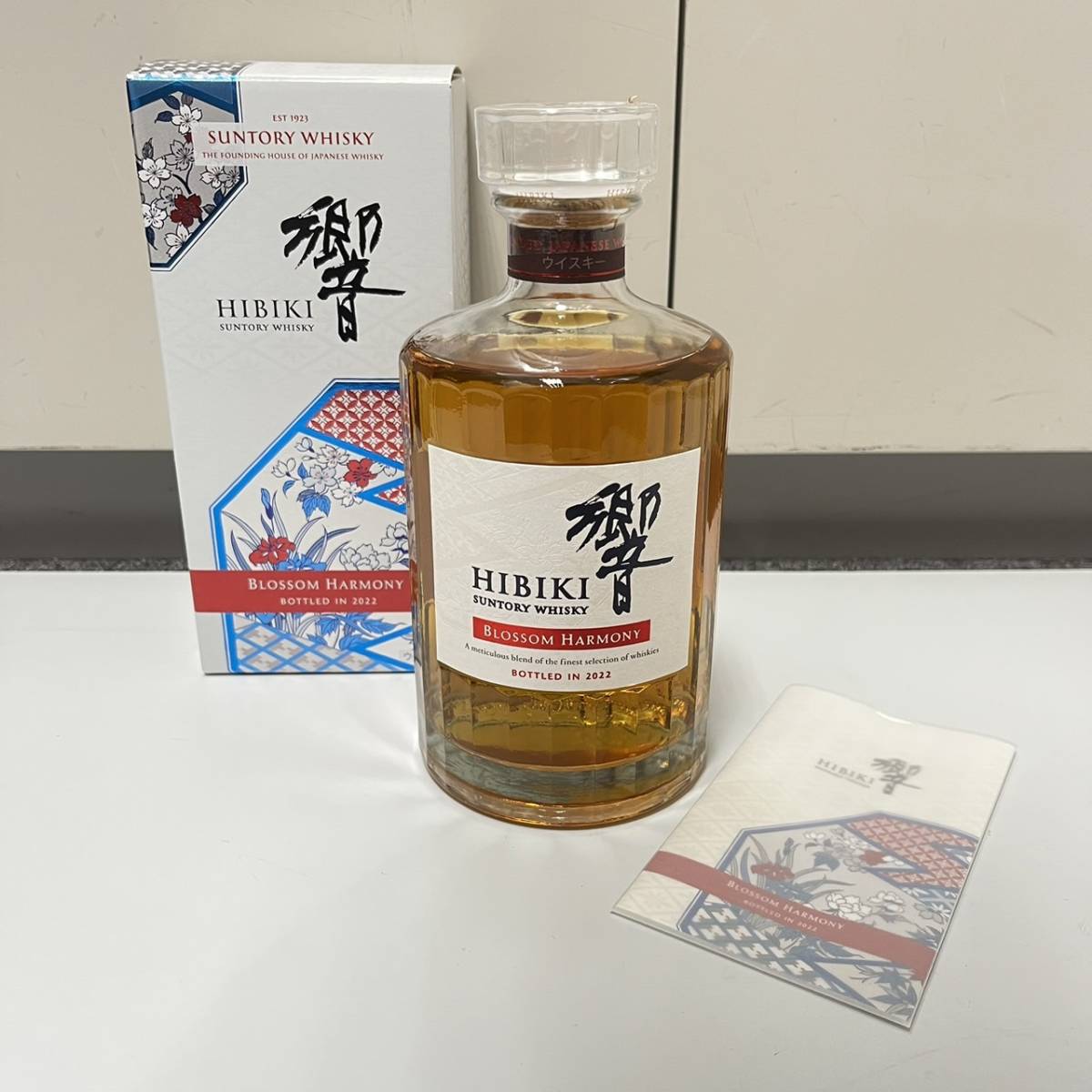 【B-11623】未開栓 サントリー 響 BLOSSOM HARMONY BLENDED IN 2022 ウイスキー ブロッサムハーモニー 43％ 700ml 詳細不明 状態写真参照