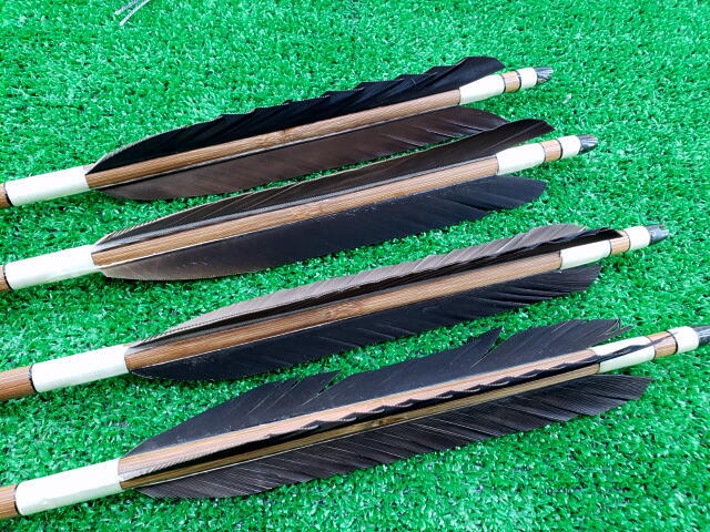 弓道 矢と矢筒のセット 弓具 弓矢 矢羽根 竹矢 竹弓(弓道)｜売買された
