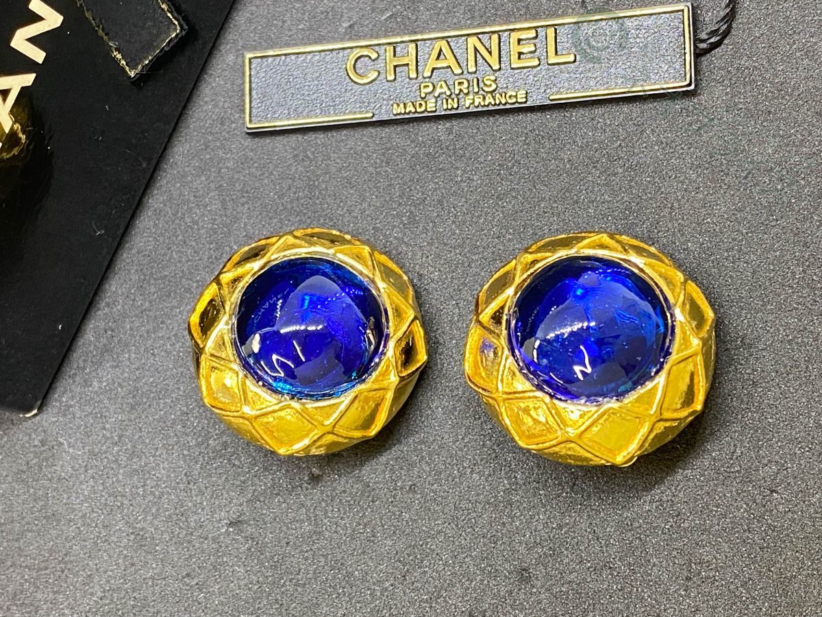◆A6367 CHANEL シャネル カラーストーン マトラッセ ヴィンテージ イヤリング 美品
