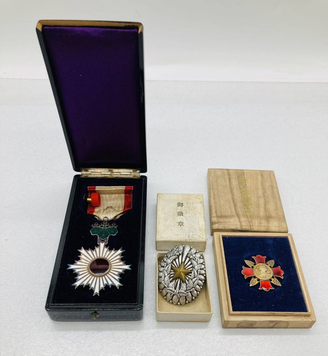 旭日単光章 勲六等単光旭日章 日本軍勲章ケース付き - 中古小物