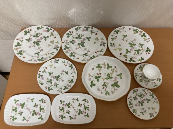 ■WEDGWOOD ウェッジウッド Bone China WILDSTRAWBERRY ケーキセット カップ&ソーサ 1客 その他プレート 8個 計10個 まとめて■