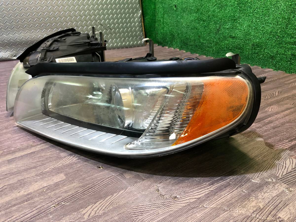 ボルボ V70 左右 ヘッドライト H22年 管15259L−R ボルボ V70 ヘッド