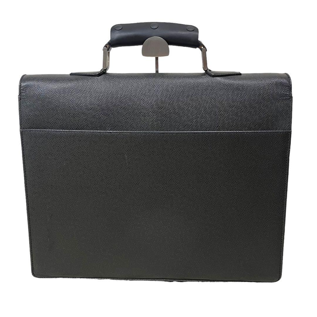 ルイヴィトン LOUIS VUITTON タイガ セルヴィエット モスコバ ブリーフ