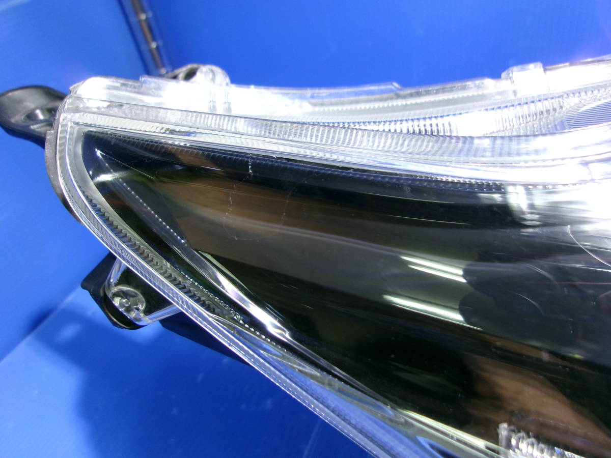 アクア　中古　右ヘッドライト トヨタ・アクア・右LEDヘッドランプユニット（中古品） トヨタ 【中古