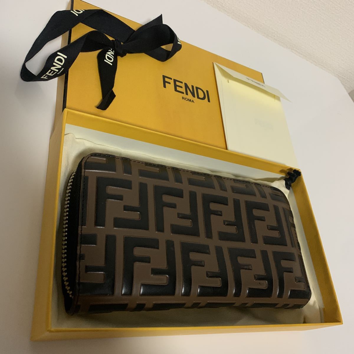 美品 FENDI フェンディ ズッカ柄 コンチネンタル ラウンドファスナー 