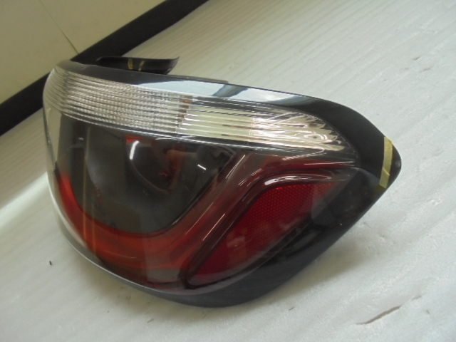 ジープ コンパス 3BA-M624 左テールランプ ジープ コンパス M624