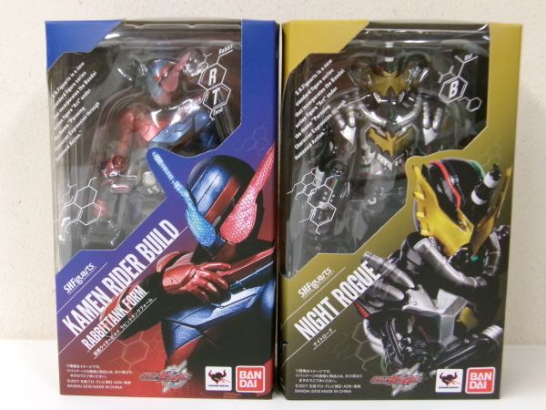 s37【梱60】バンダイ S.H.Figuarts 仮面ライダービルド ラビットタンク