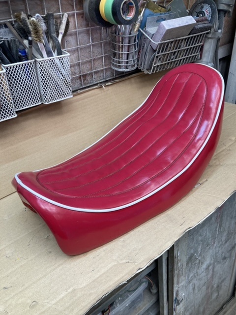 バナナ シート エナメル 赤 TW200 TW223 エイプ モンキー ゴリラ 