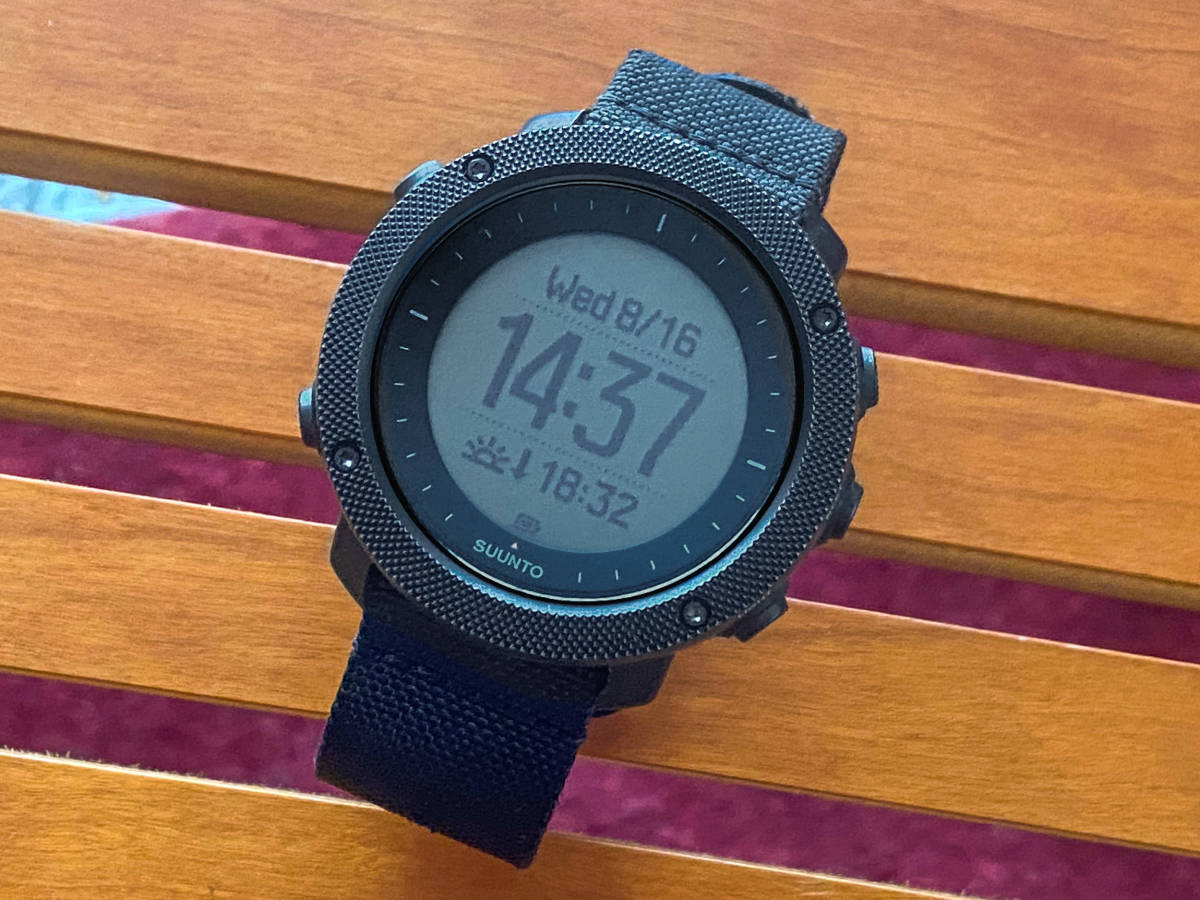 SUUNTO スント TRAVERSE ALPHA STEALTH 【公式通販】