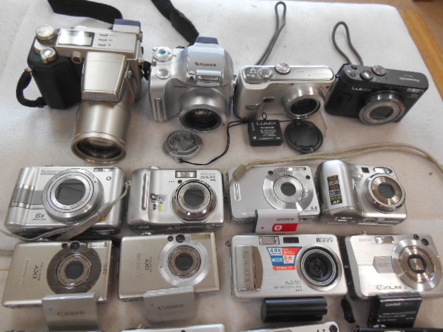 デジカメ OLYMPUS まとめ売り Pentax，RICOH SONY，OLYMPUS，Fujifilm