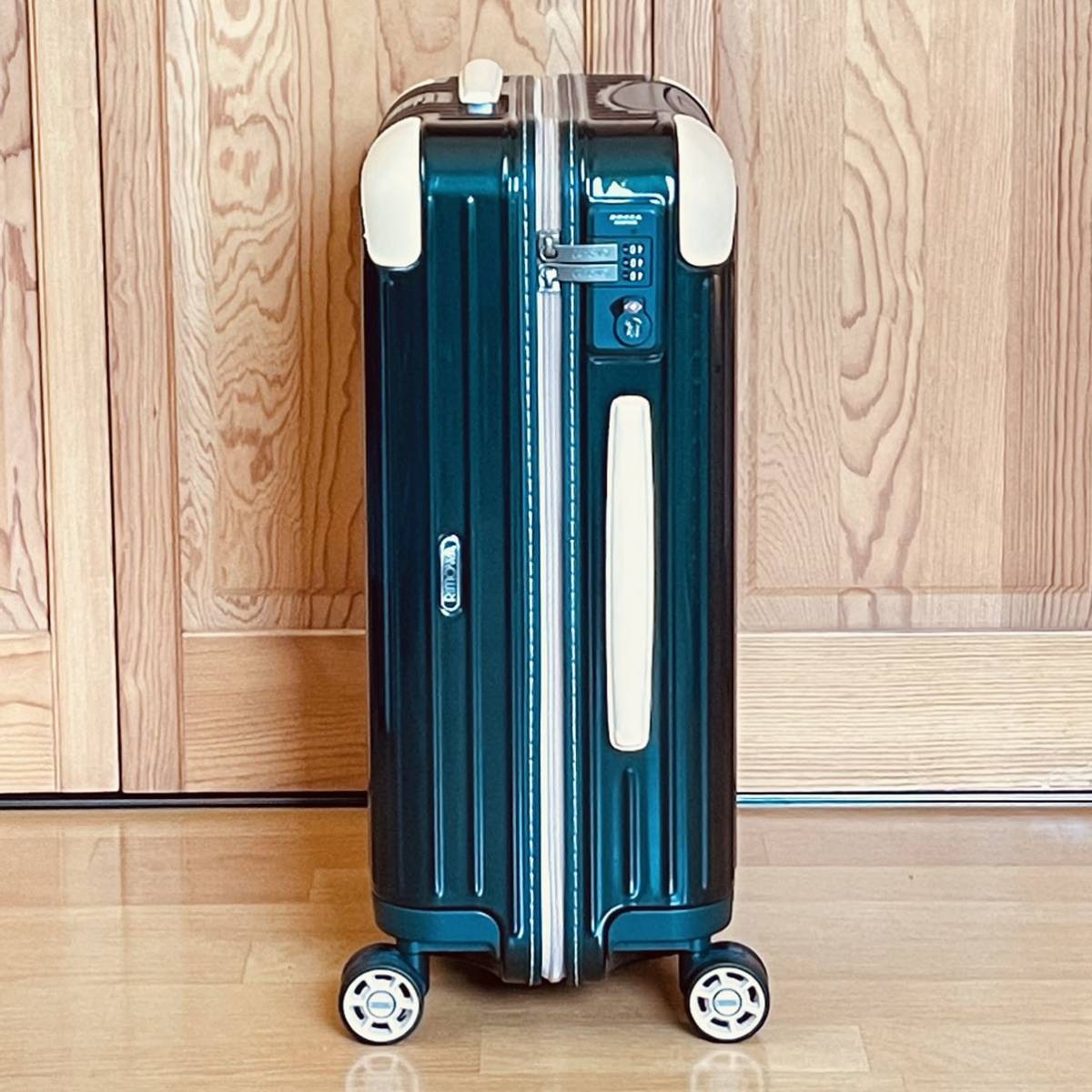 希少!!美品!☆RIMOWA ボサノバ 4輪 32L 機内持込サイズ☆リモワ Bossa