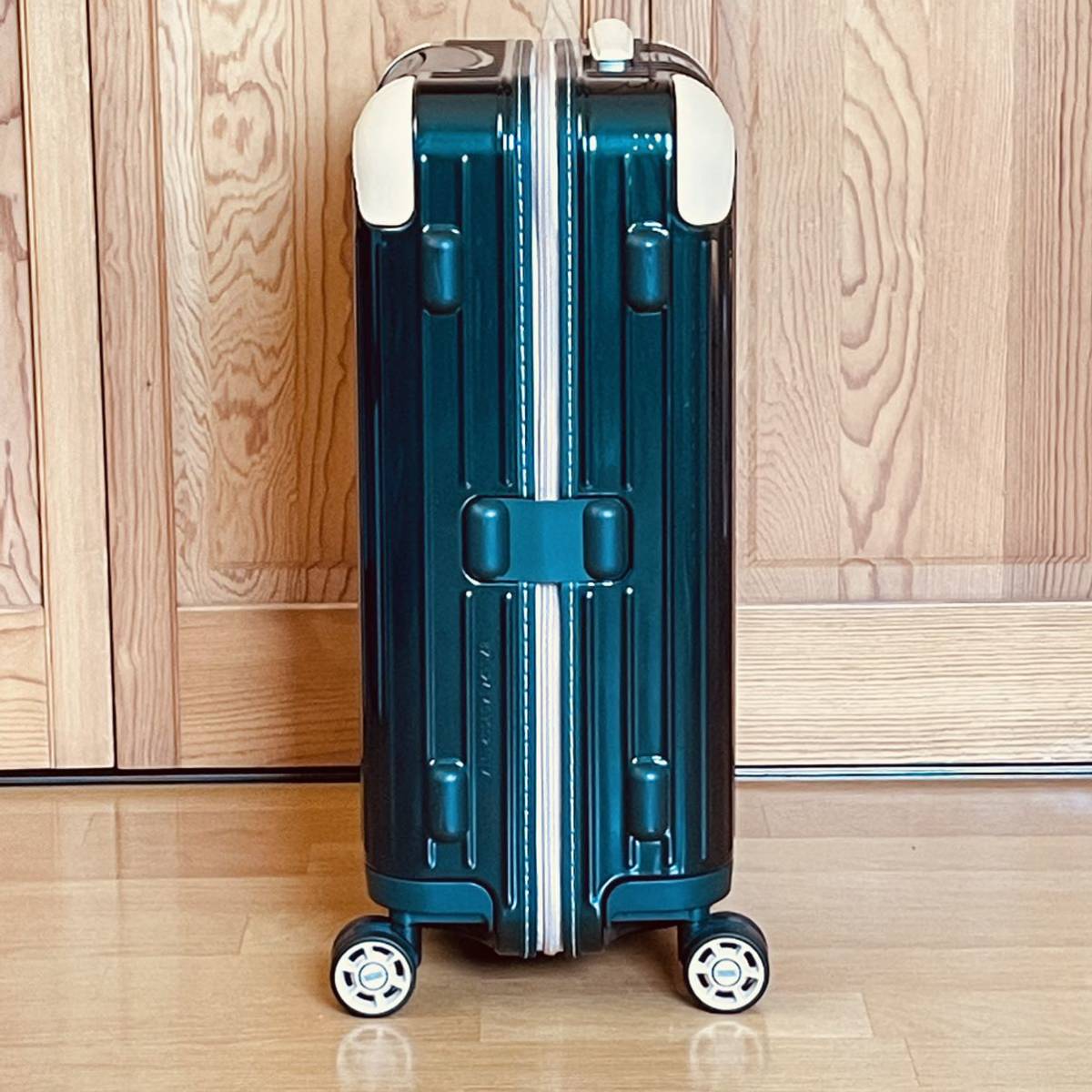 希少!!美品!☆RIMOWA ボサノバ 4輪 32L 機内持込サイズ☆リモワ Bossa