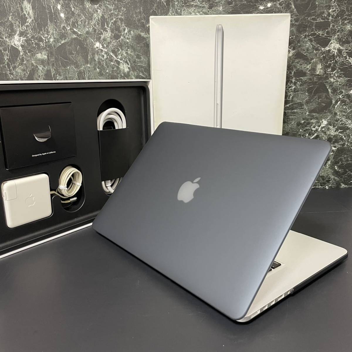Apple Macbook Pro 2020 / Core i5 2GHz / 16GB / 500GB / 13インチ 