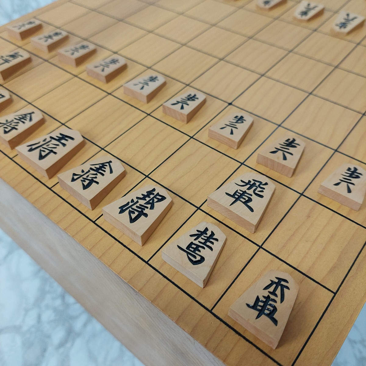 新榧 碁盤 四方柾目 へそ有 盤厚5.84寸 脚付 伝統 囲碁 プロ