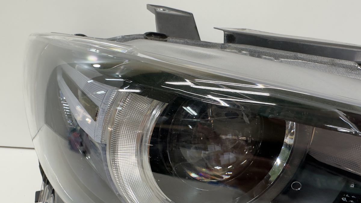50825 ② CX-5 CX-8 KF2P 純正 右 ヘッドライト LED STANLEY W3953 刻印ヒ