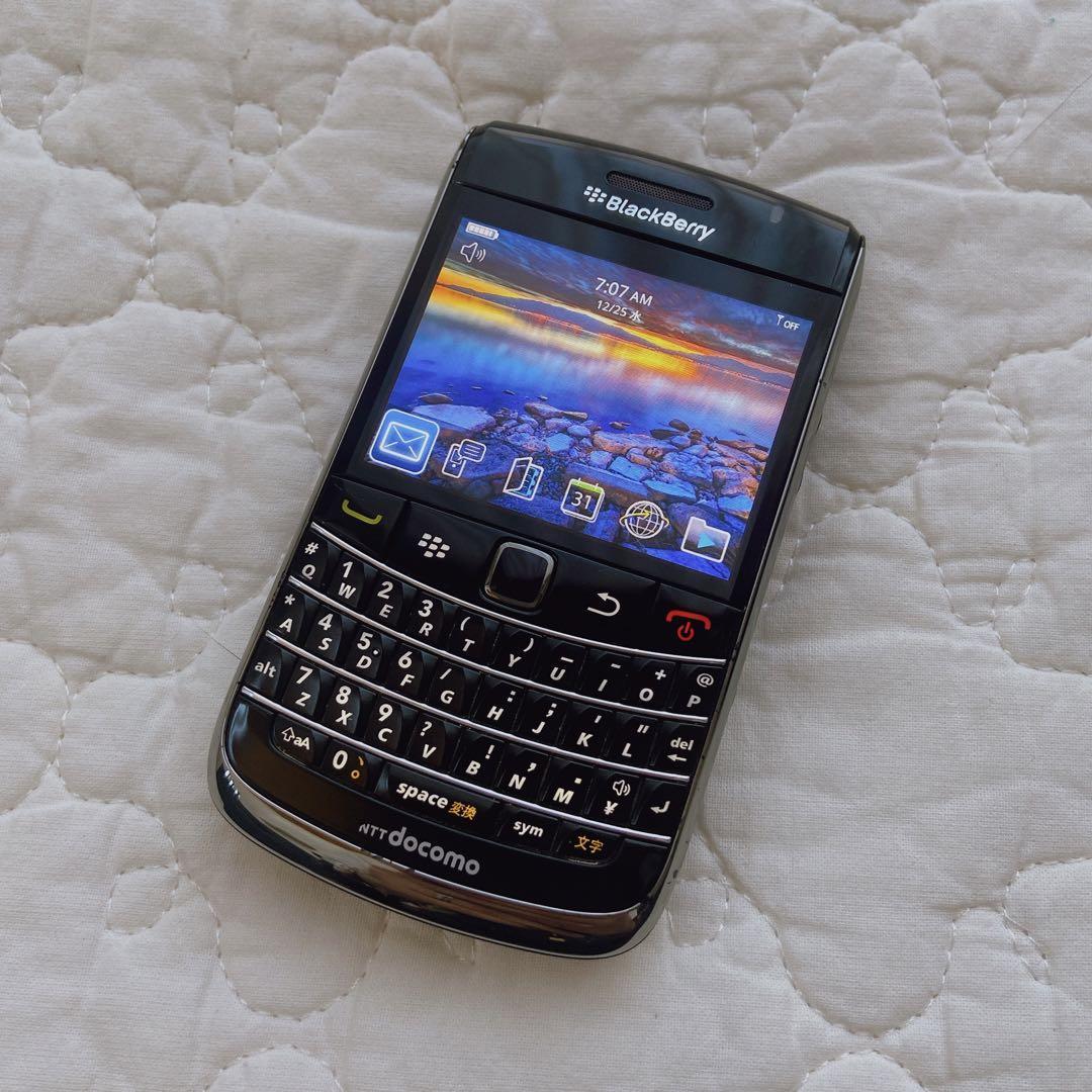 BlackBerry Bold 9700 ブラックベリーボールド 本体 スマホ QWERTYキーボード マニア コレクション docomo ドコモ 個性派