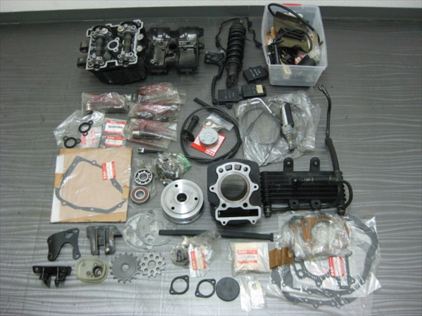 スズキNZ250 エンジン補修部品ヘッド シリンダー イグナイター 