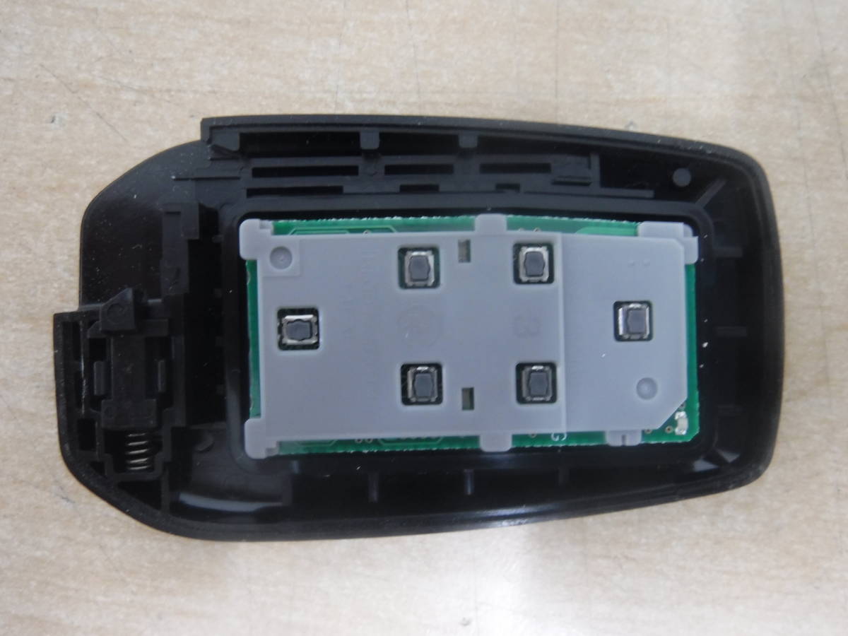 (S836)トヨタ 30アルファード 純正　ゴールド　純正スマートキー 6ボタン　部品番号89904-58420【動作確認済】☆即決☆送料無料☆彡