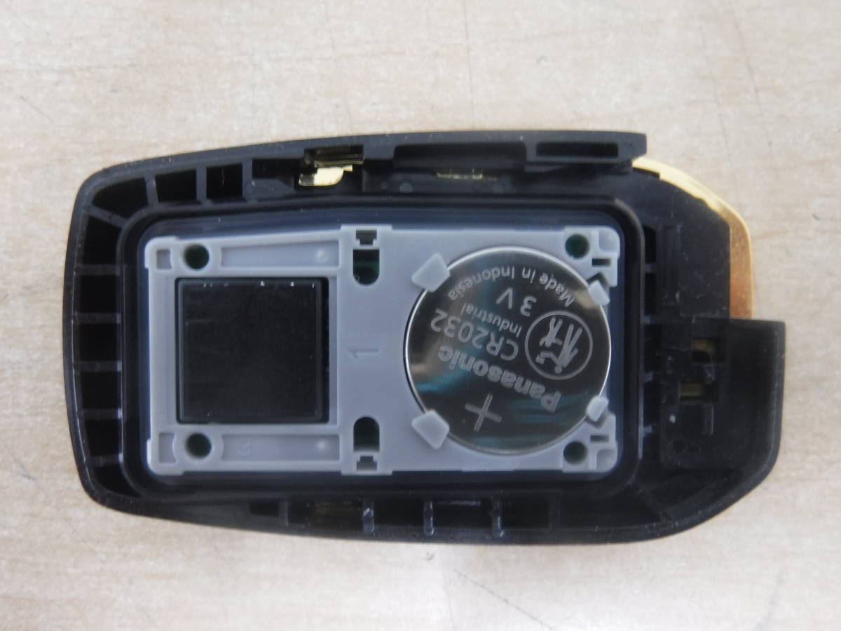 (S836)トヨタ 30アルファード 純正　ゴールド　純正スマートキー 6ボタン　部品番号89904-58420【動作確認済】☆即決☆送料無料☆彡