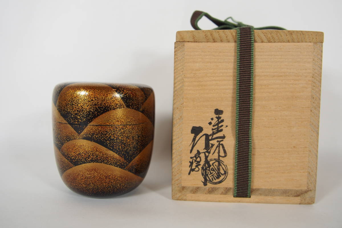 Q920. 茶道具角野岩次作 輪島塗 沈金七宝忍地紋 菊模様 棗 共箱
